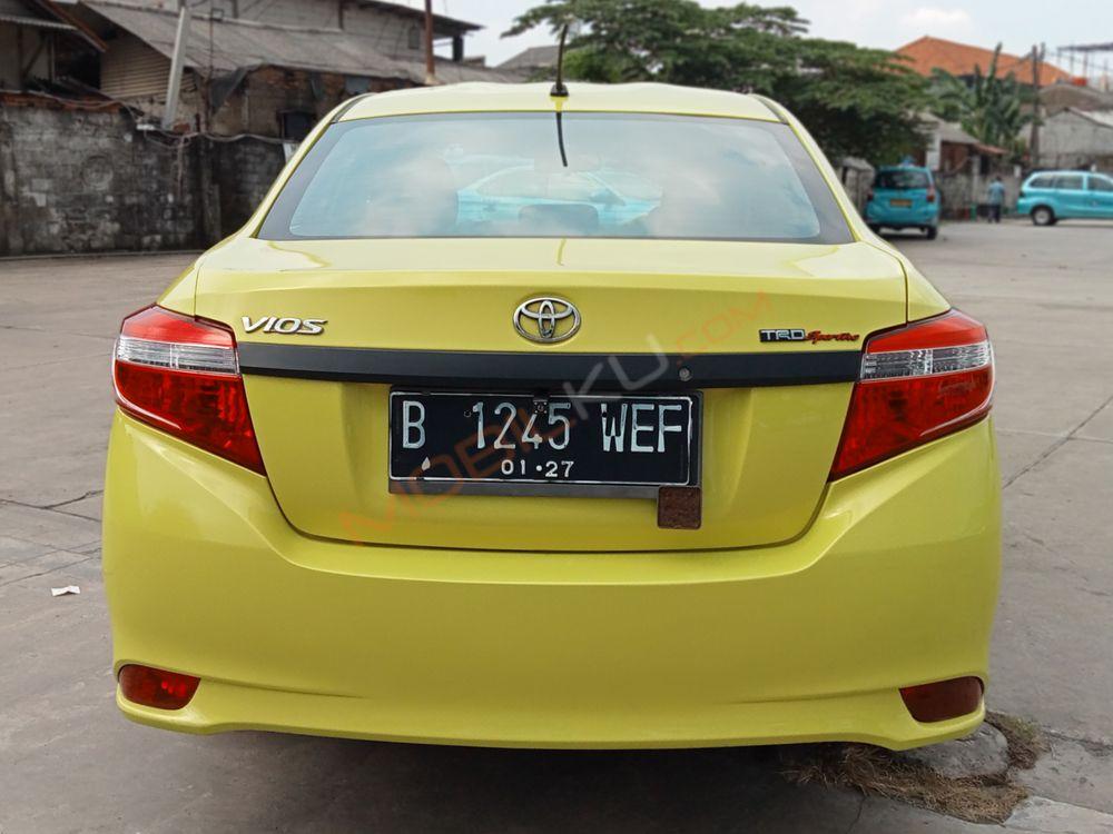 Mobil Toyota Limo 2015