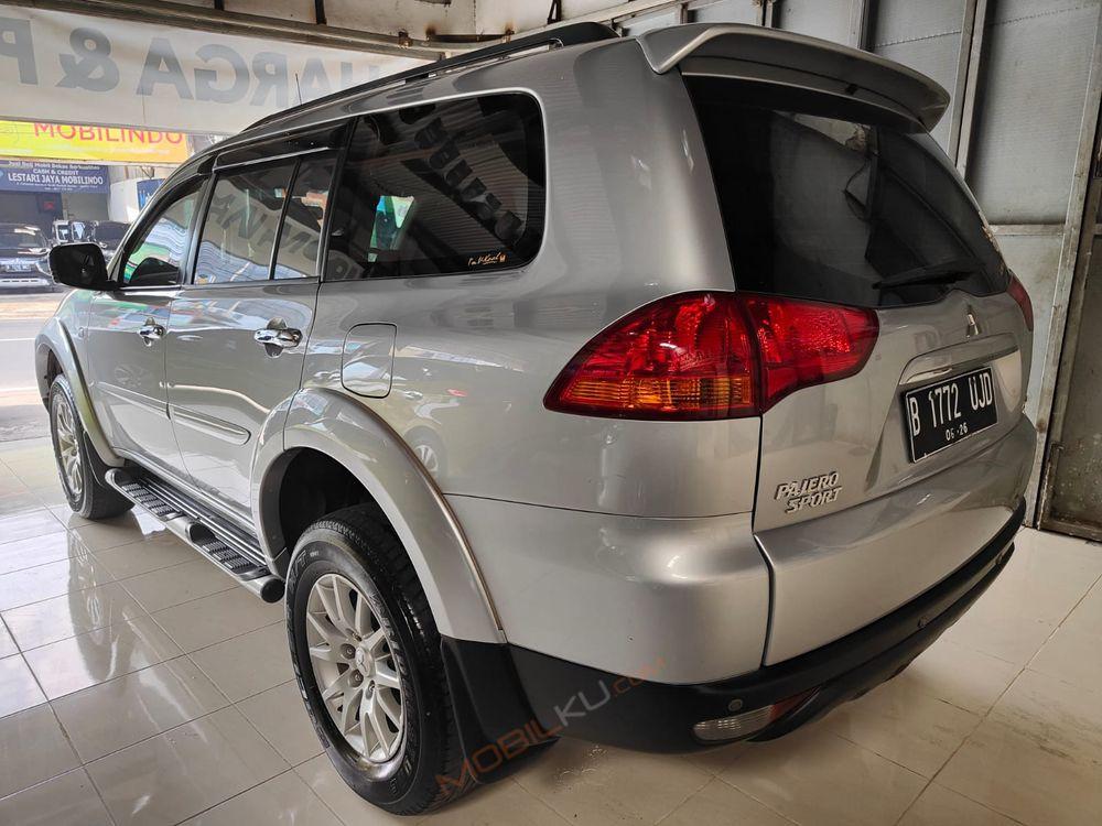Mobil Mitsubishi Pajero Sport 2011