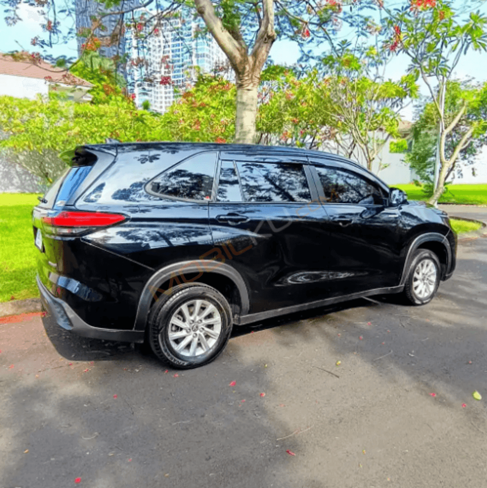 Mobil Toyota Kijang Innova Zenix 2024
