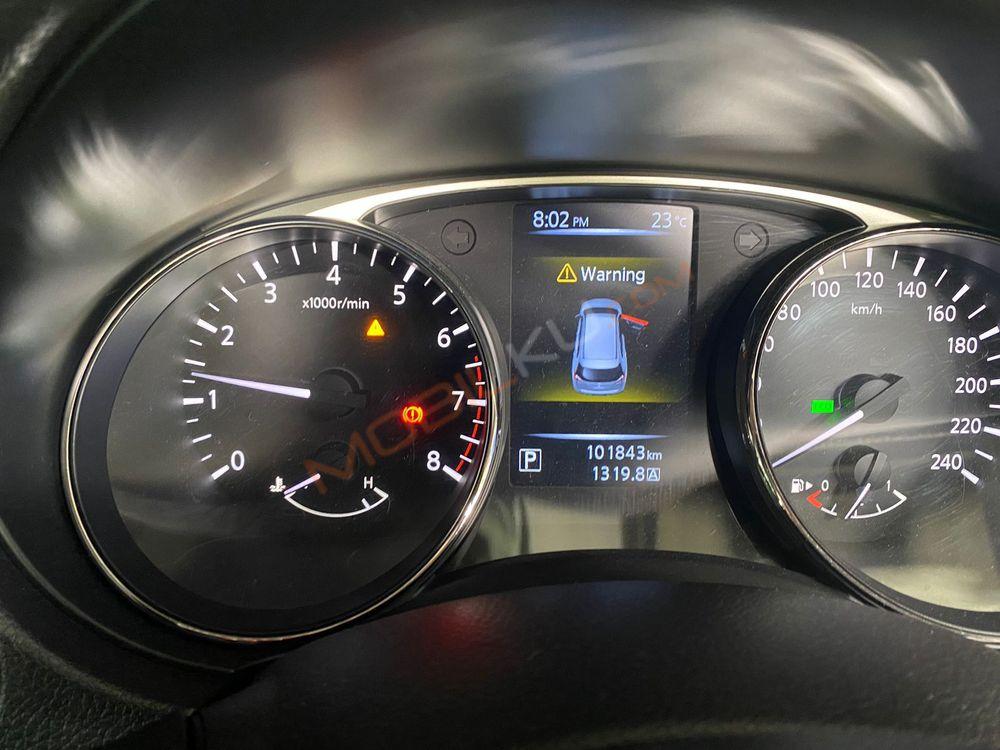 Mobil Nissan X-Trail 2014