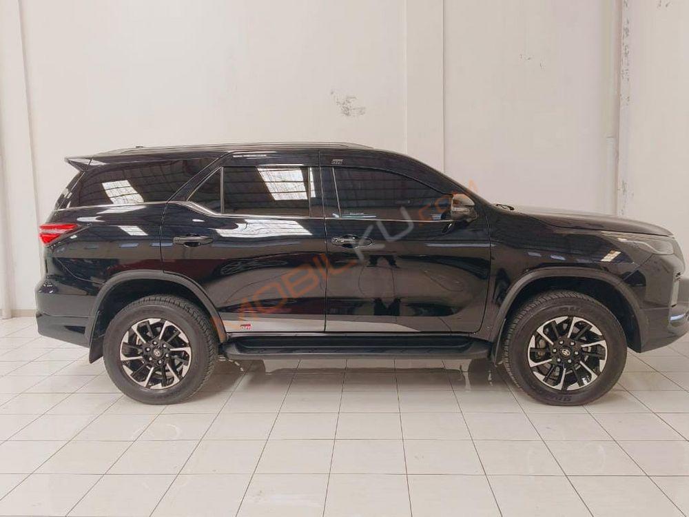 Mobil Toyota Fortuner 2022
