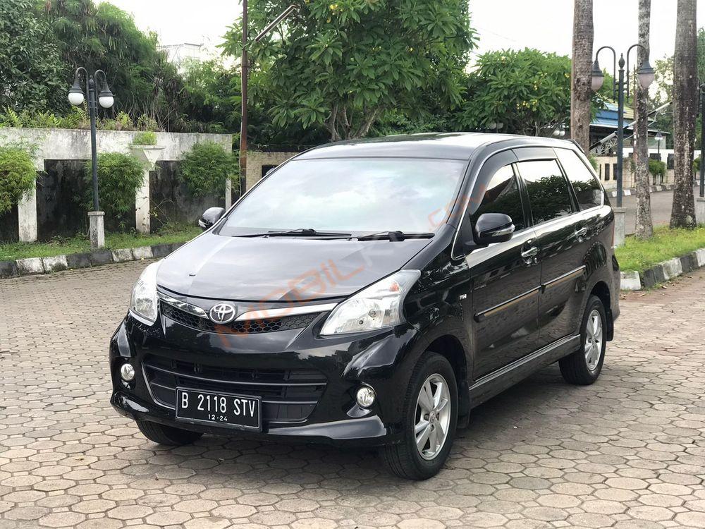 Mobil Toyota Avanza 2014