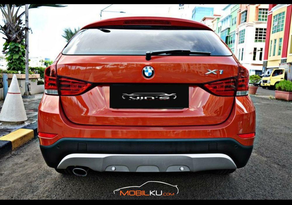 Mobil BMW X1 2013