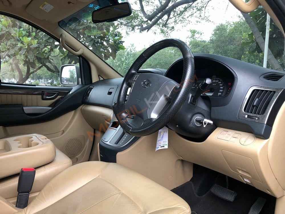 Mobil Hyundai H-1 2018