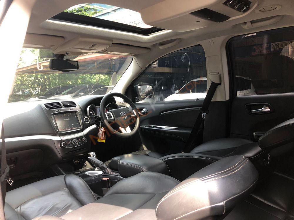 Mobil Dodge Journey 2013