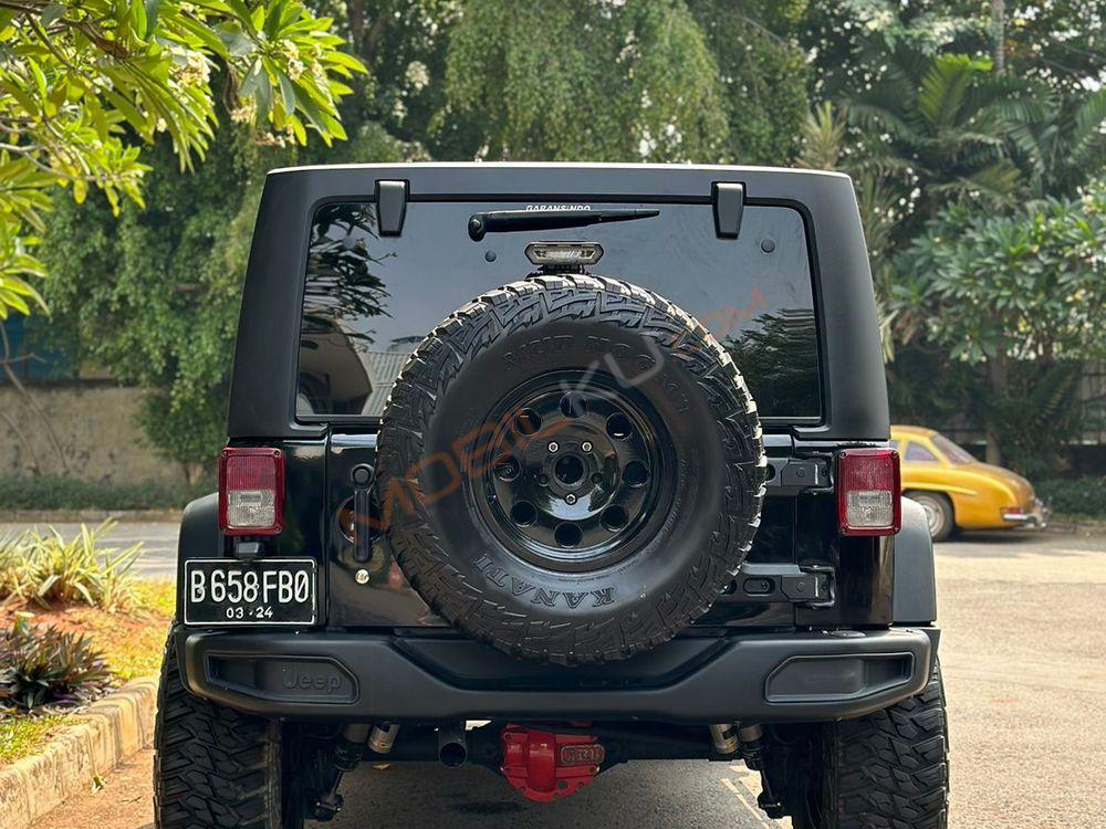 Mobil Jeep Wrangler 2013