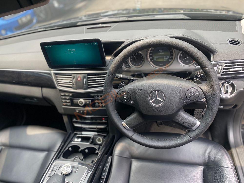 Mobil Mercedes-Benz E-Class 2011