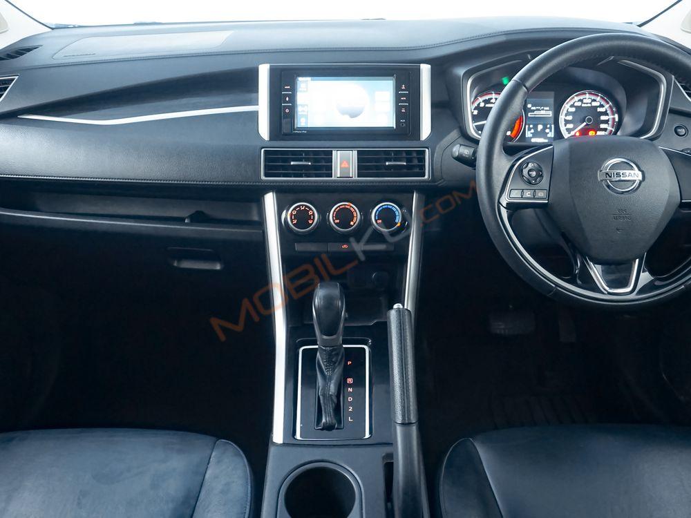 Mobil Nissan Livina 2019