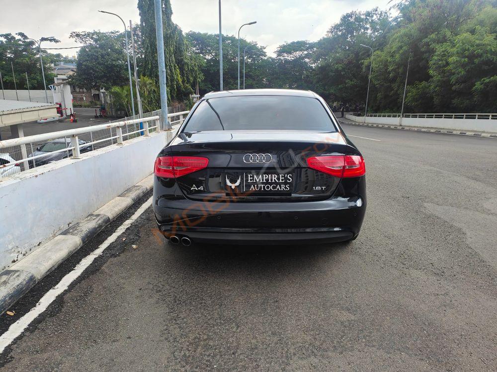 Mobil Audi A4 2014