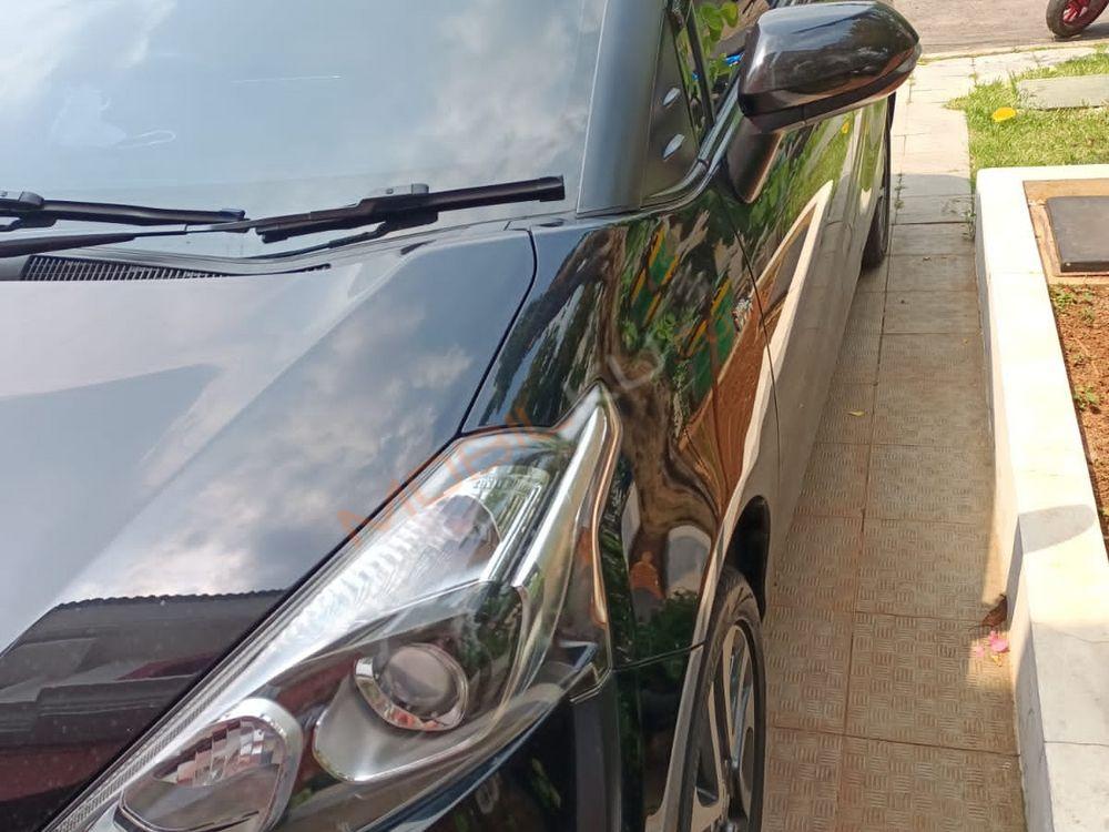 Mobil Toyota Sienta 2017