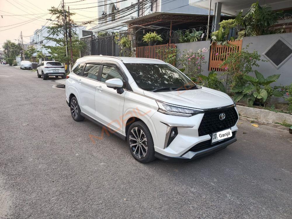 Mobil Toyota Veloz 2023