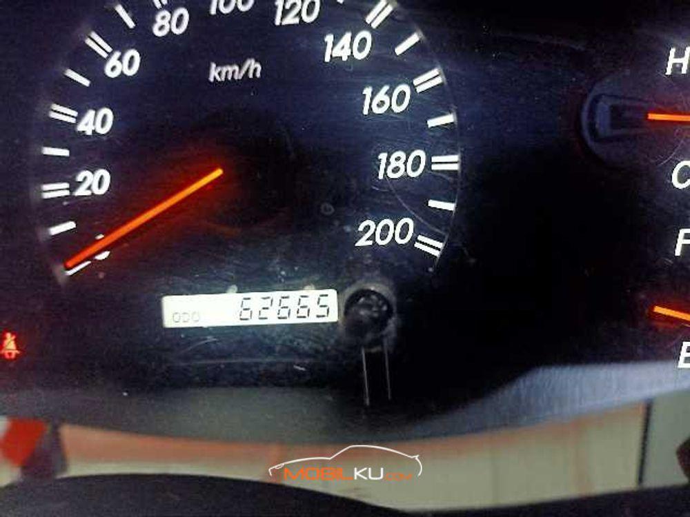 Mobil Toyota Kijang Innova 2011