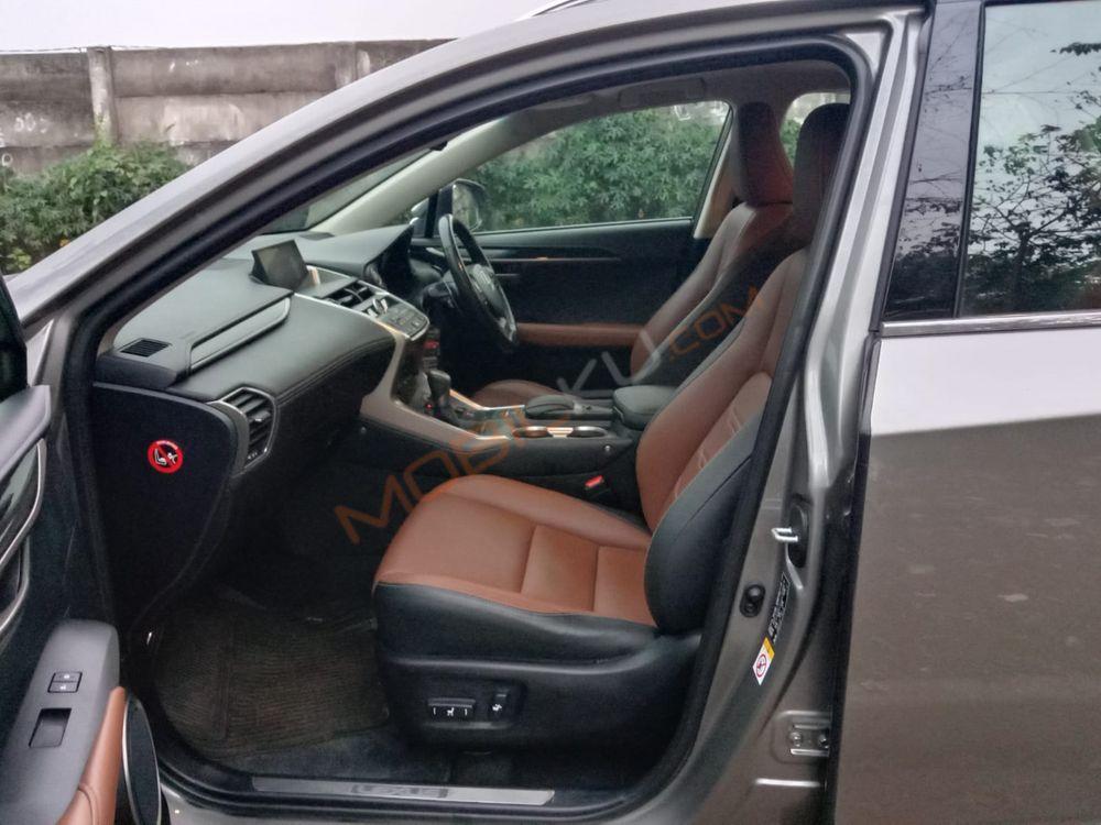 Mobil Lexus NX 2015