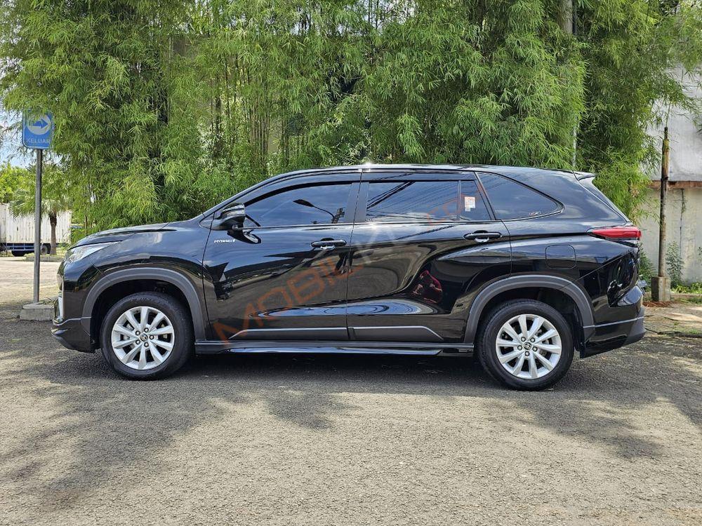 Mobil Toyota Kijang Innova Zenix 2023