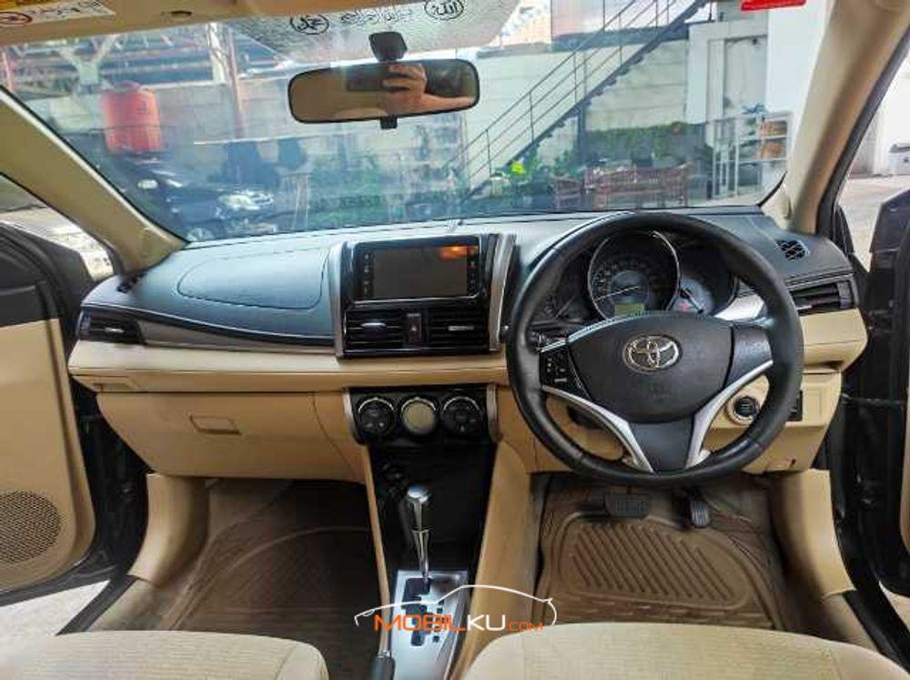 Mobil Toyota Vios 2013