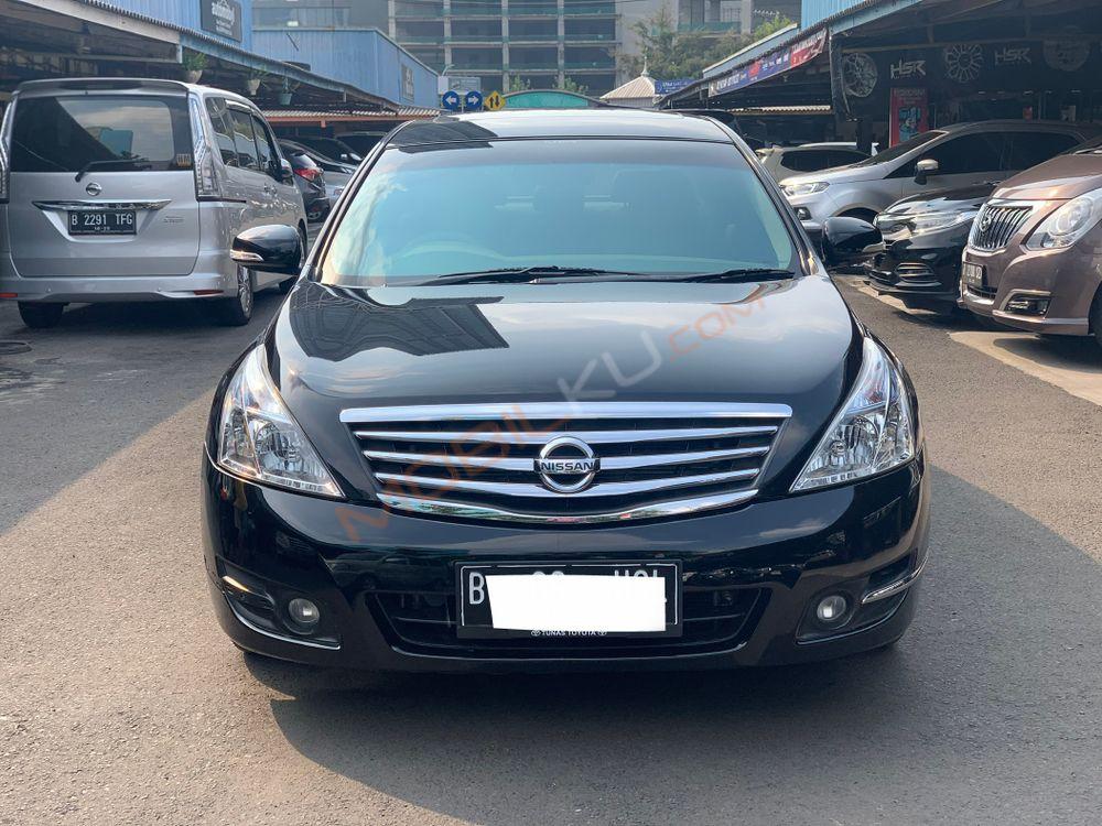 Mobil Nissan Teana 2010