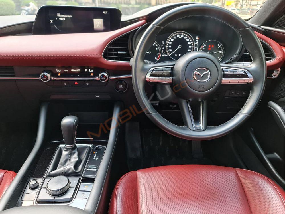 Mobil Mazda 3 2021