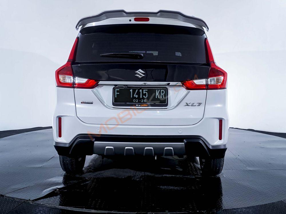 Mobil Suzuki XL7 2020