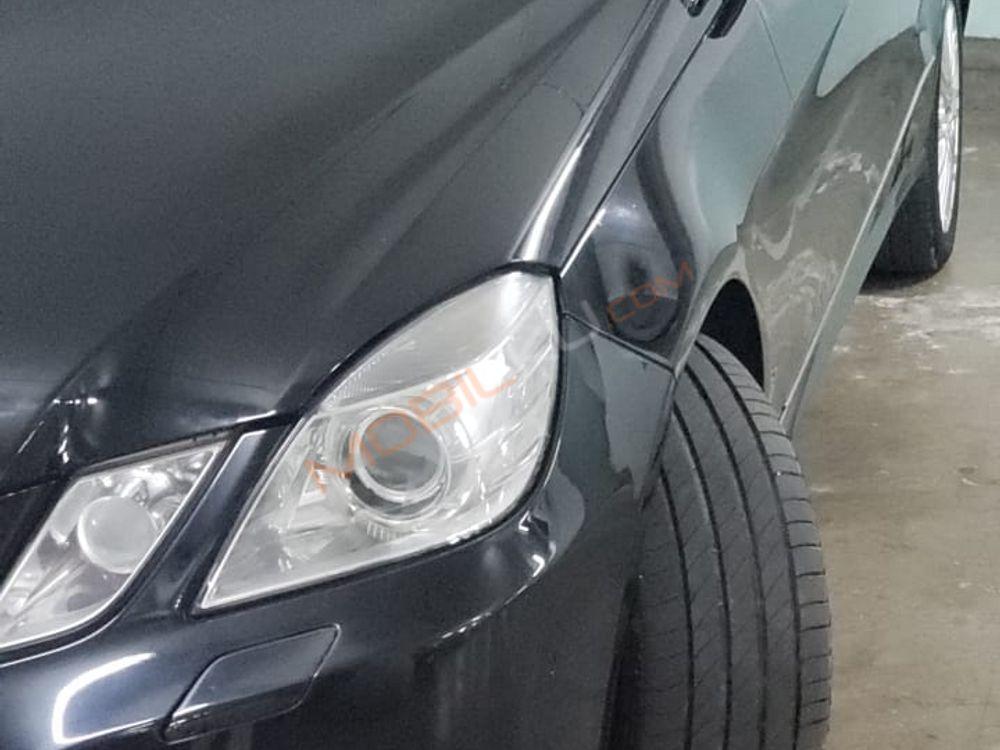 Mobil Mercedes-Benz E-Class 2010