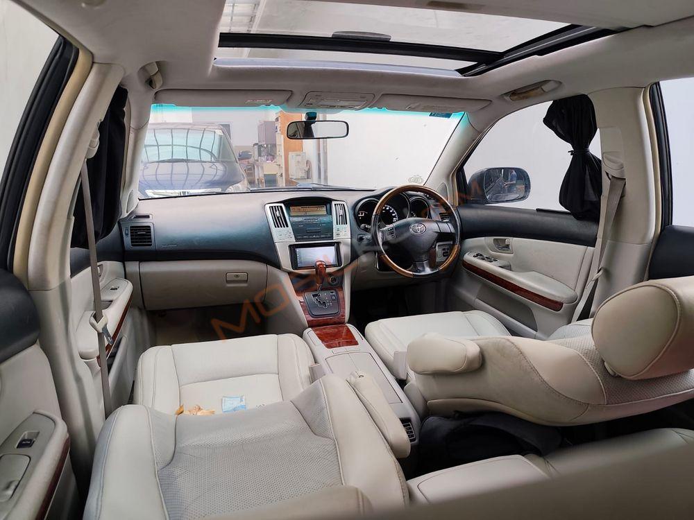 Mobil Toyota Harrier 2004