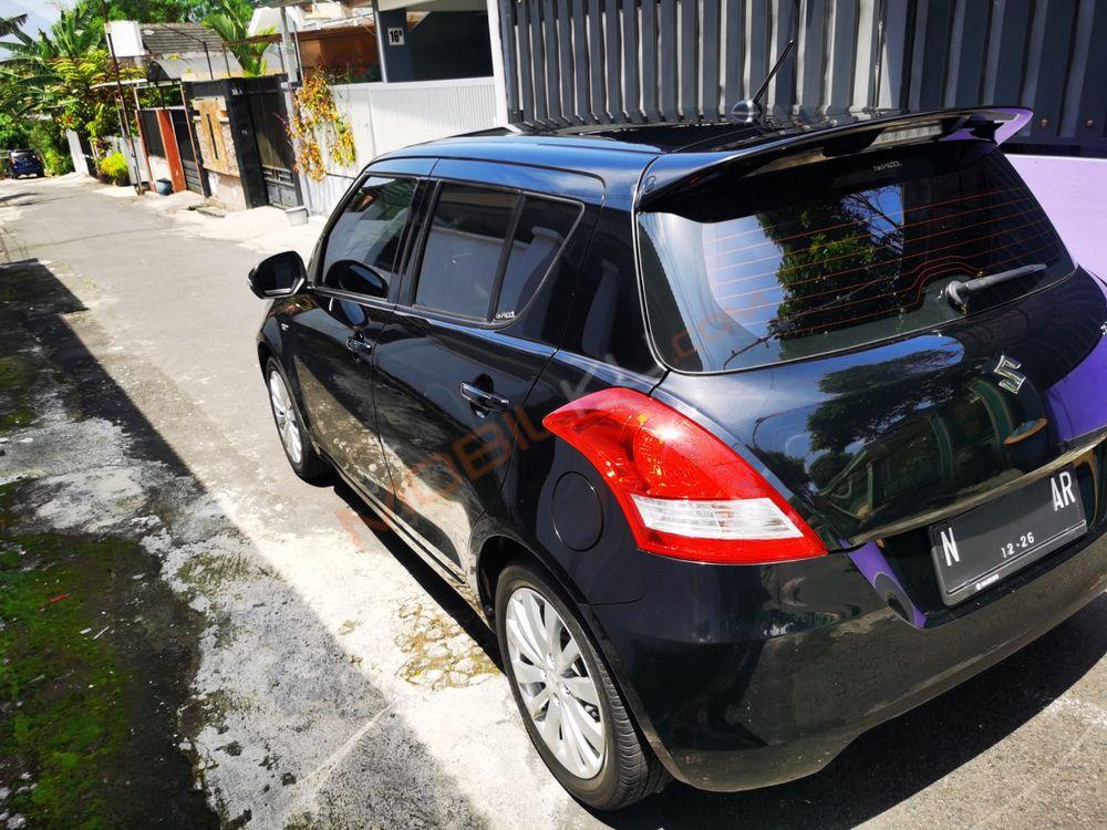 Mobil Suzuki Swift 2015