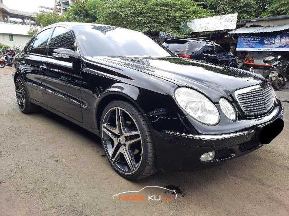 Mobil Mercedes-Benz E-Class 2004
