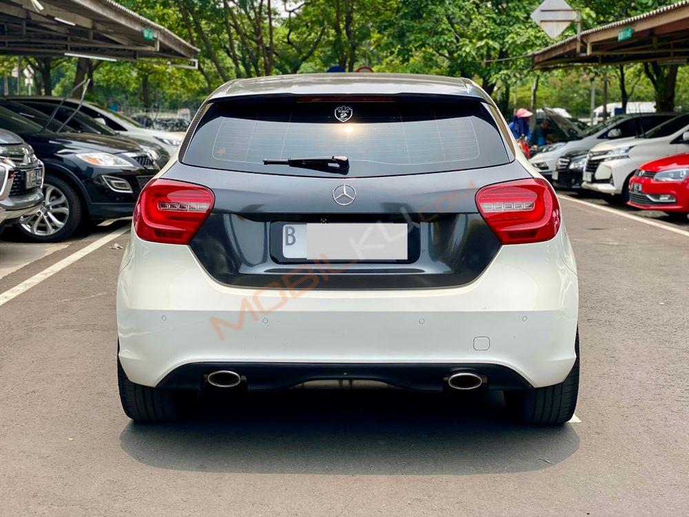 Mobil Mercedes-Benz A-Class 2013