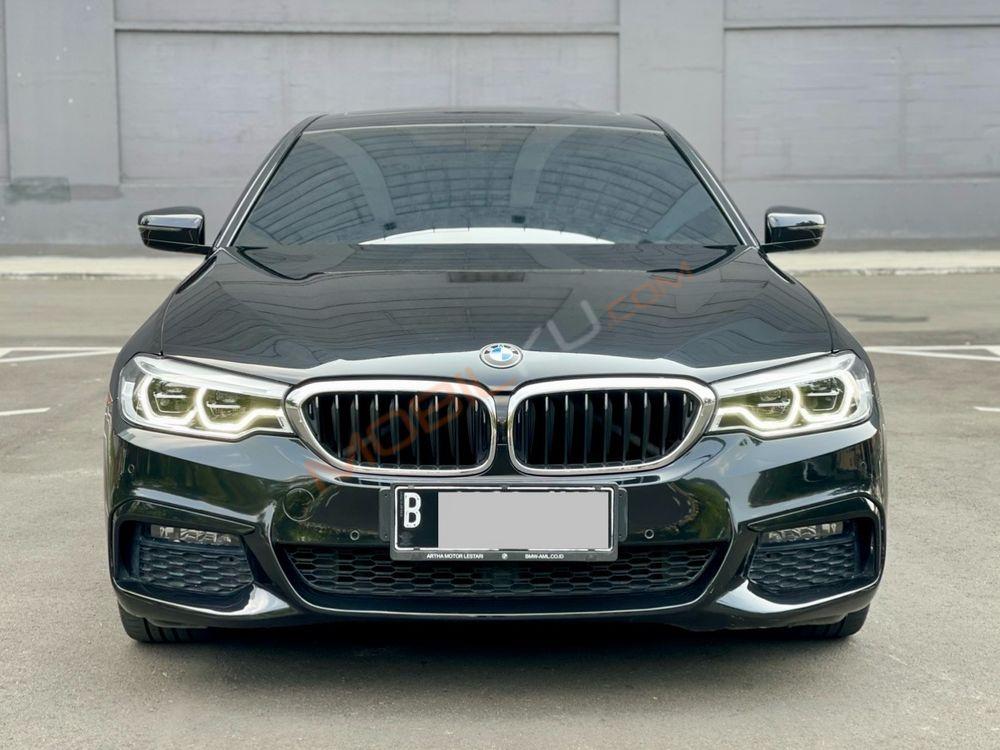 Mobil BMW 5 Series 2020