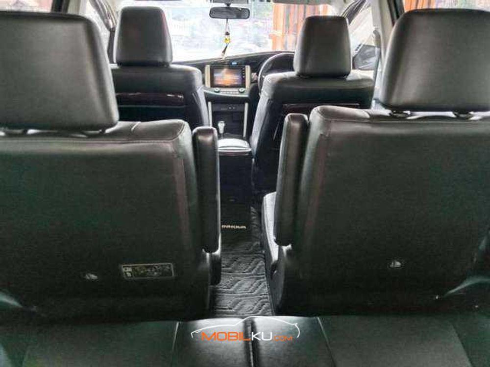 Mobil Toyota Kijang Innova 2017