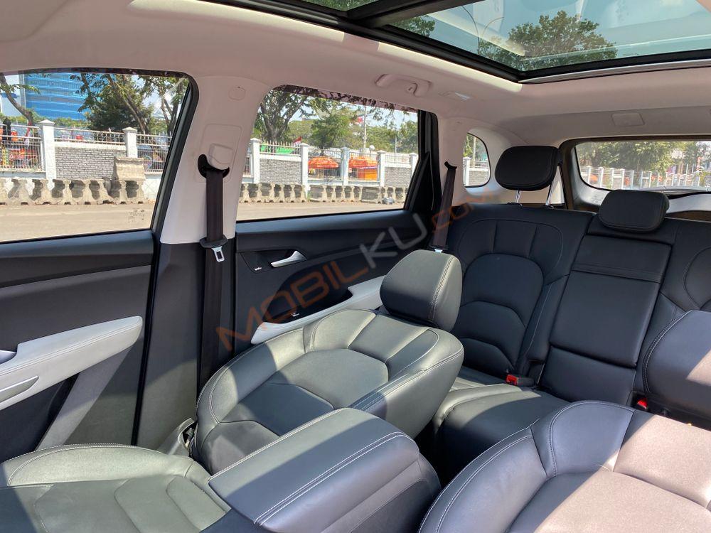 Mobil Wuling Almaz 2022