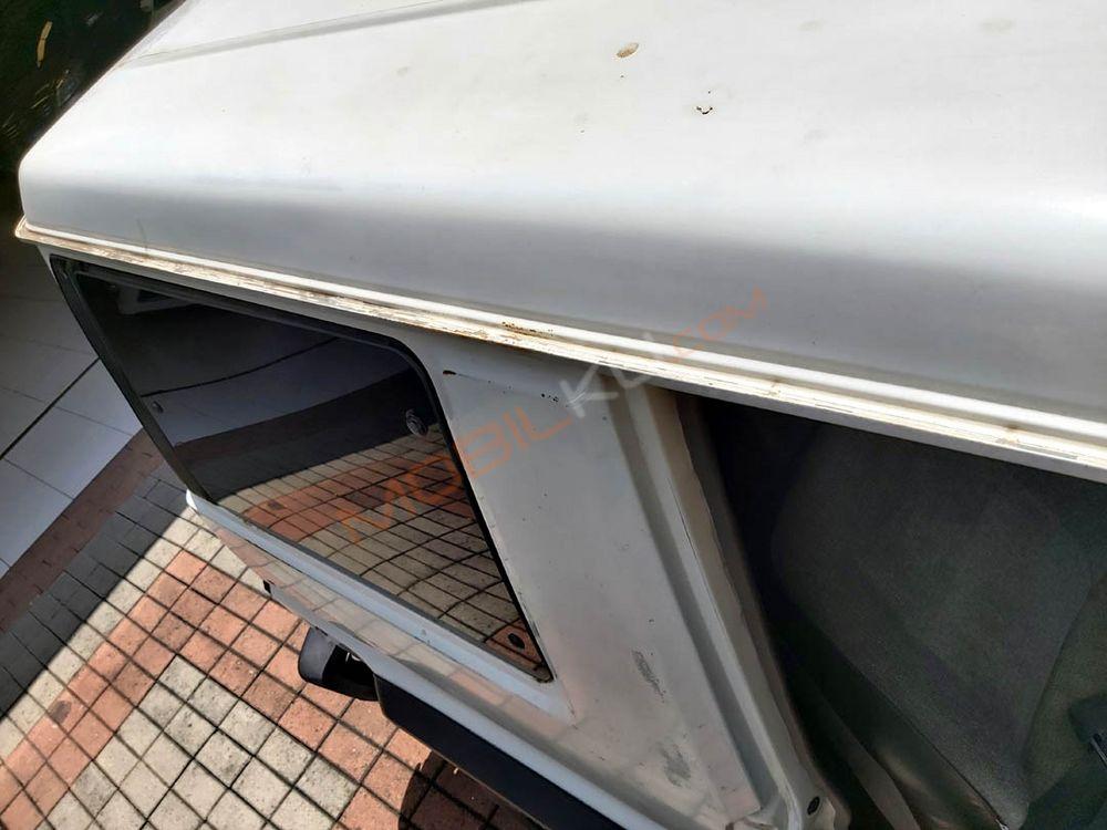 Mobil Daihatsu Feroza 1995