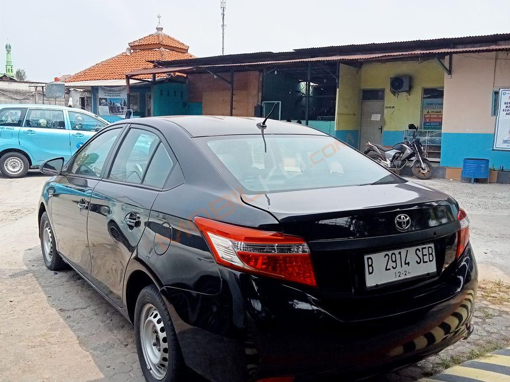 Mobil Toyota Limo 2014