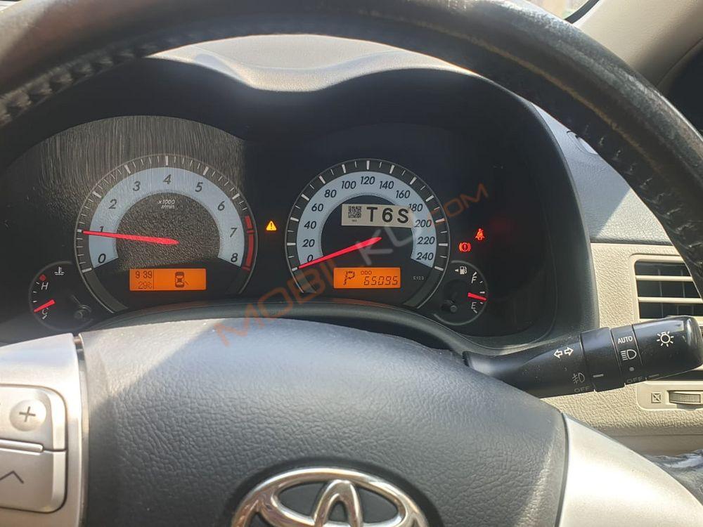 Mobil Toyota Corolla 2012