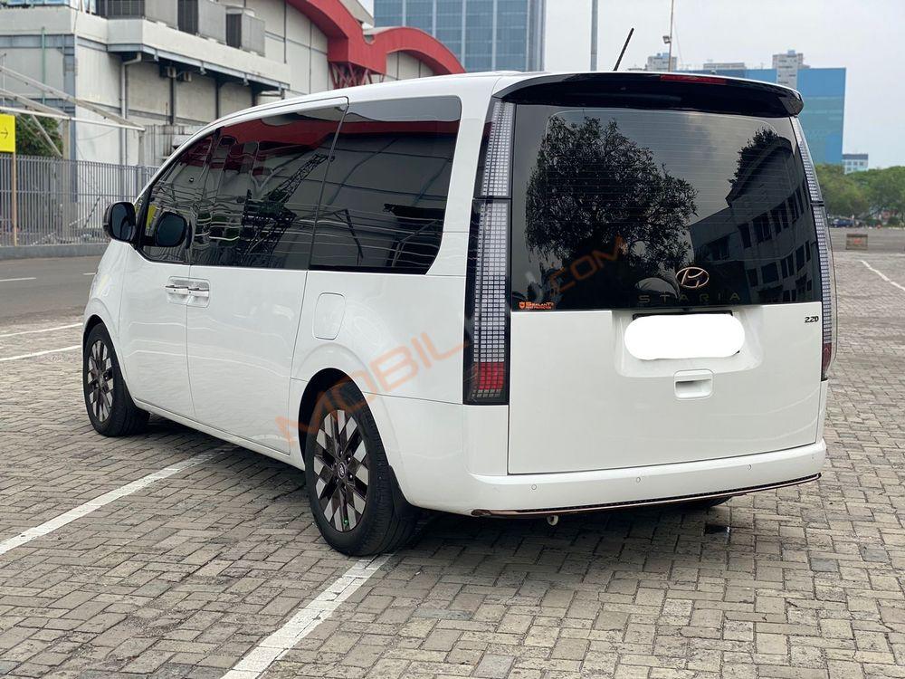 Mobil Hyundai Staria 2022