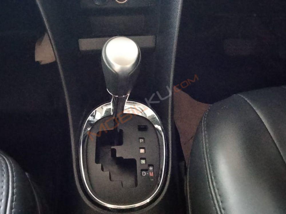 Mobil Toyota Sienta 2018