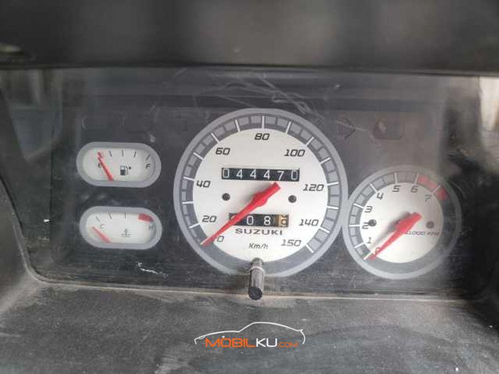 Mobil Suzuki Mega Carry 2014