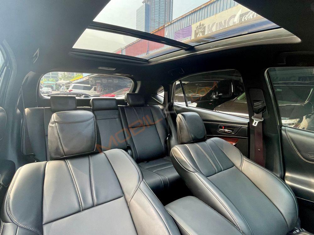 Mobil Toyota Harrier 2014