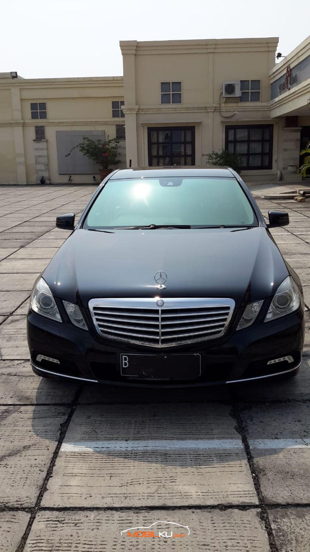 Mobil Mercedes-Benz E-Class 2009