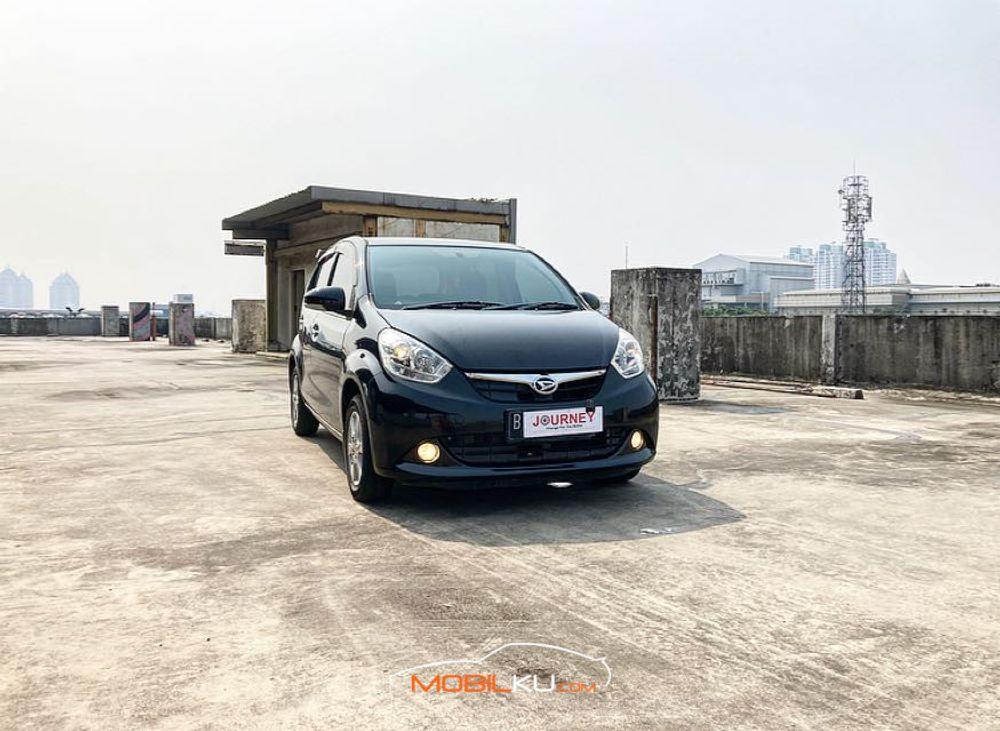 Mobil Daihatsu Sirion 2013