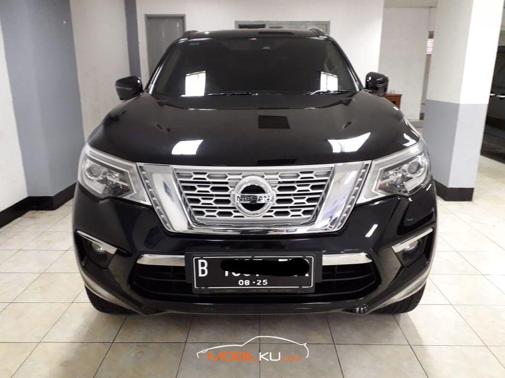 Mobil Nissan Terra 2018