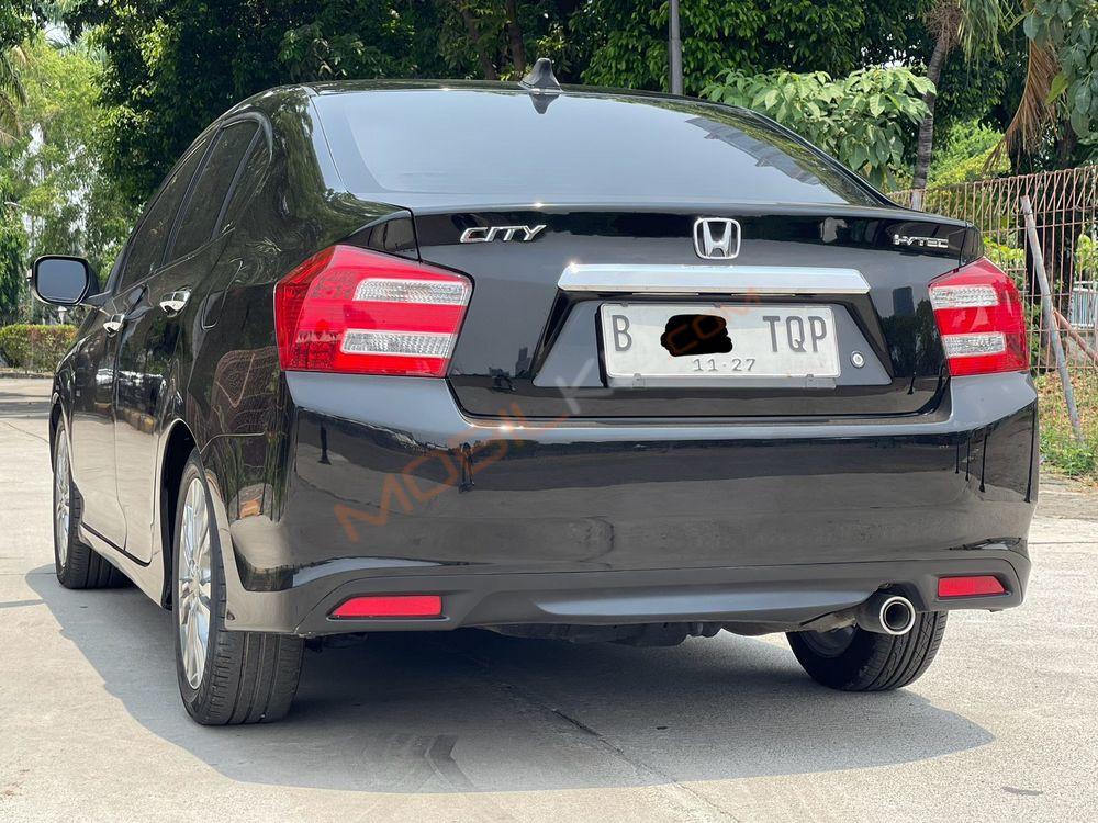 Mobil Honda City Sedan 2012