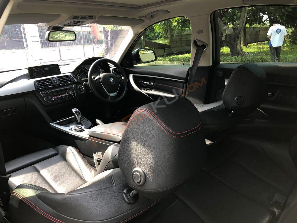 Mobil BMW 3 Series 2014