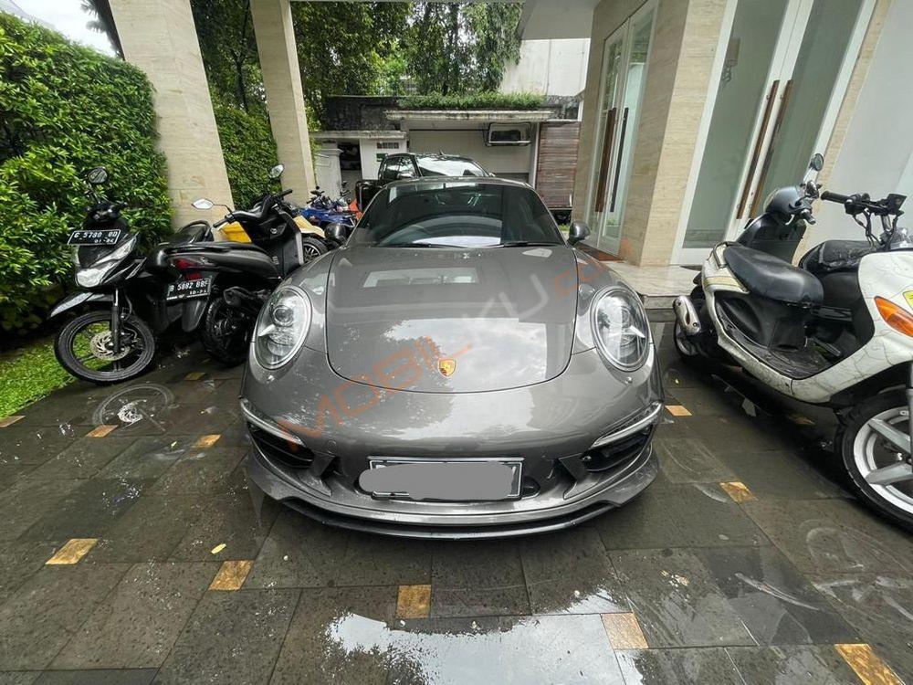 Mobil Porsche 911 2012