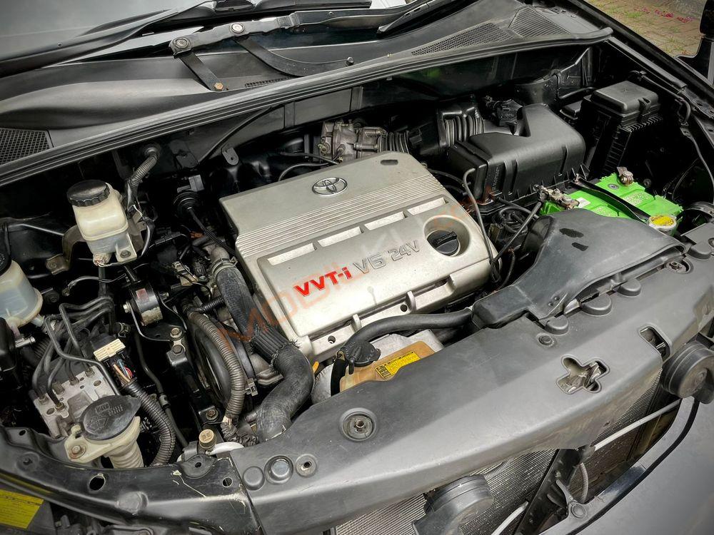 Mobil Toyota Harrier 2005