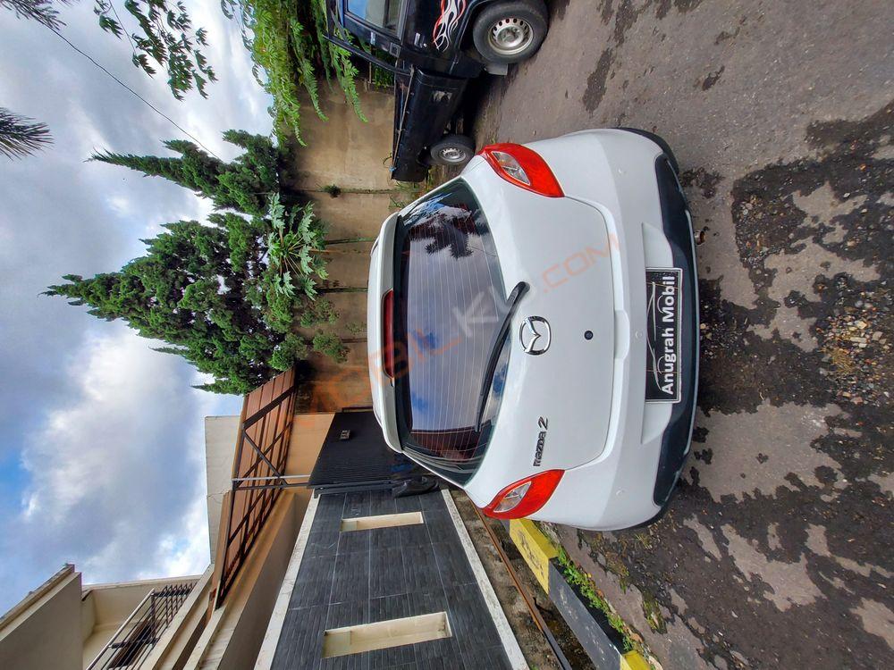 Mobil Mazda 2 Hatchback 2012