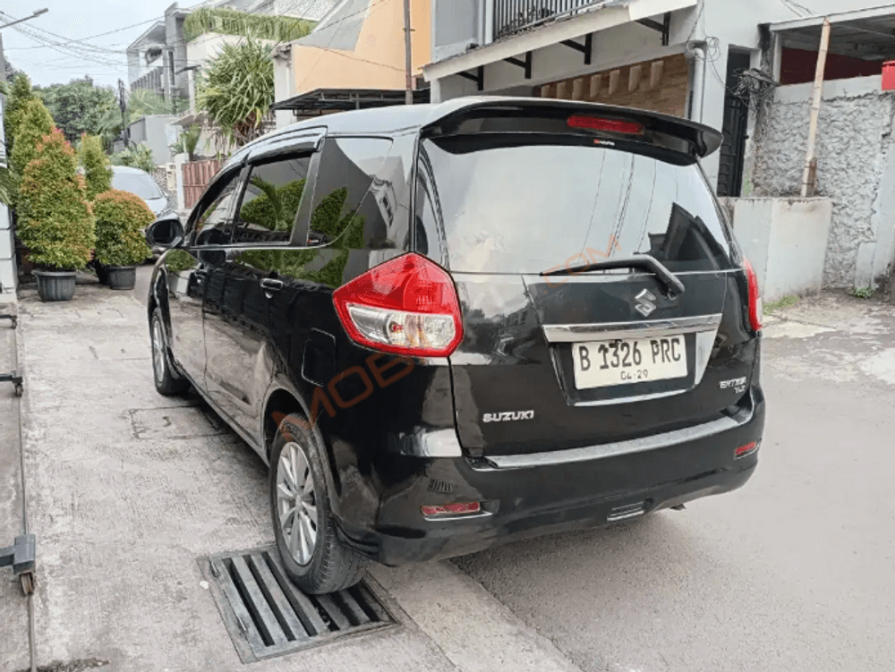 Mobil Suzuki Ertiga 2014