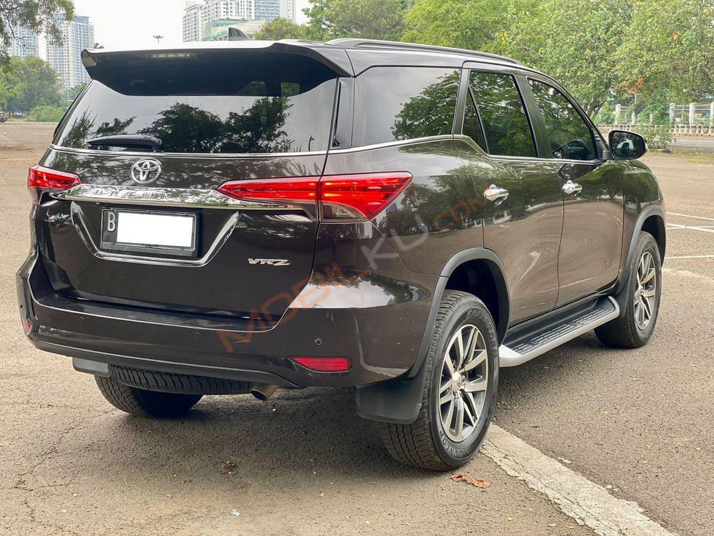 Mobil Toyota Fortuner 2016