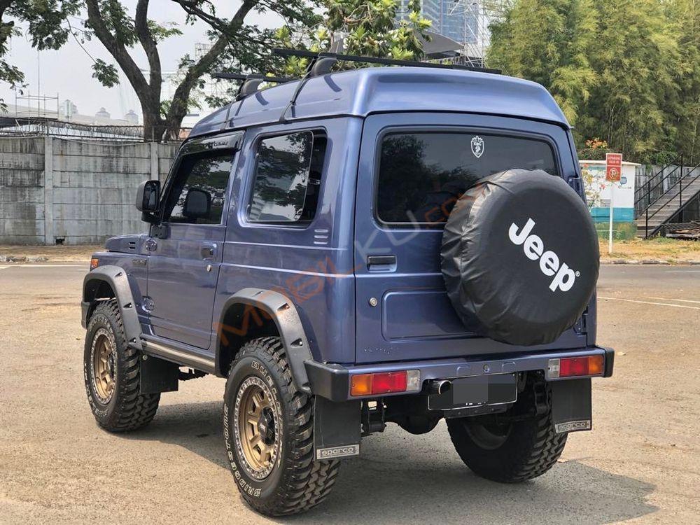 Mobil Suzuki Katana 2005