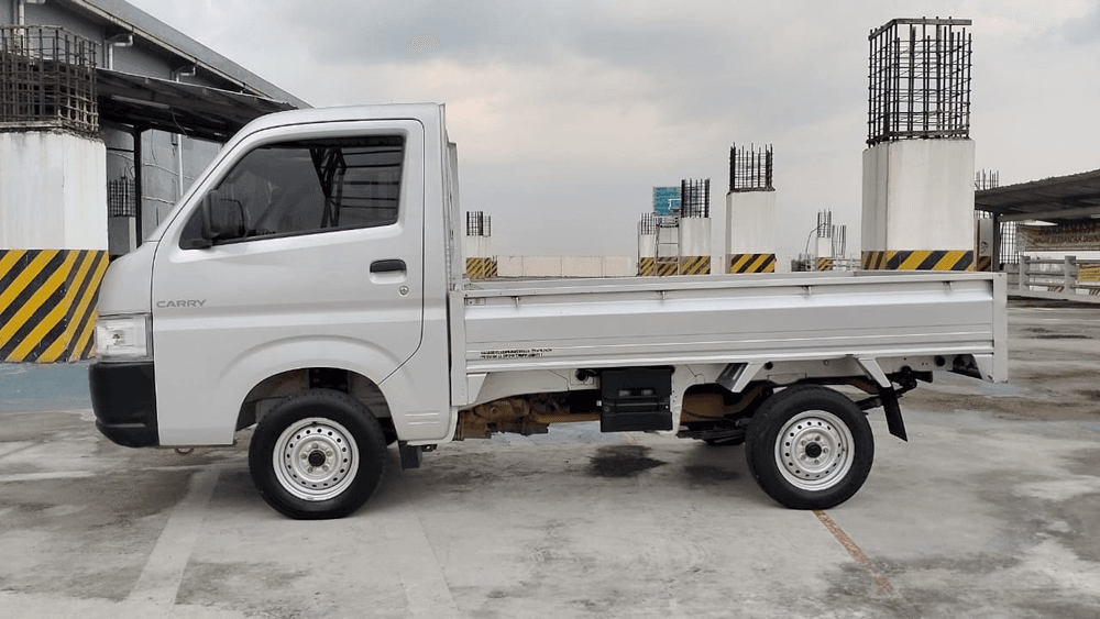 Mobil Suzuki Futura 2019