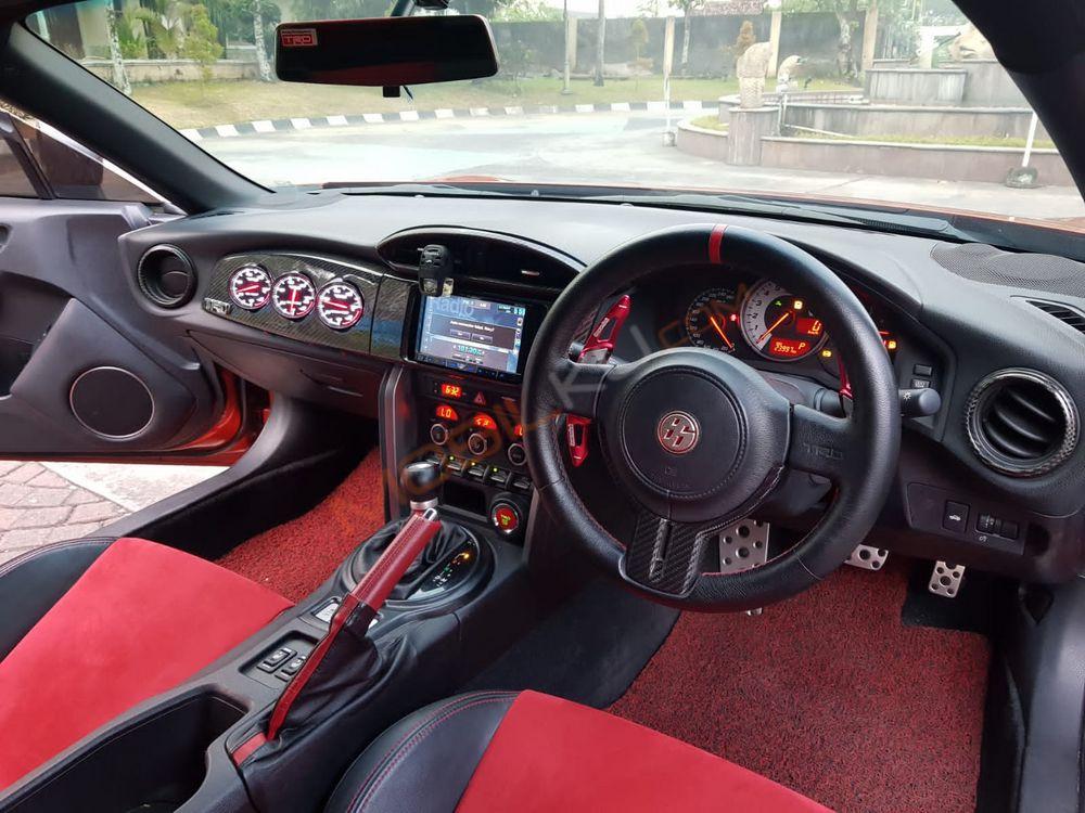 Mobil Subaru BRZ 2012